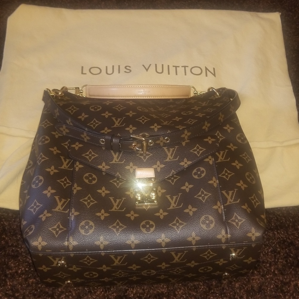 *SOLD* LOUIS VUITTON MONOGRAM METIS HOBO - Picture 2 of 8
